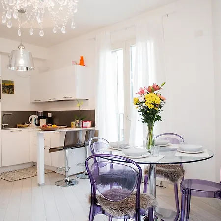 Downtown Balcony Flat شقة