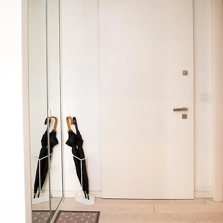 Downtown Balcony Flat شقة