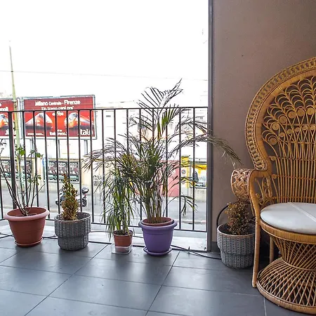 Downtown Balcony Flat ميلان