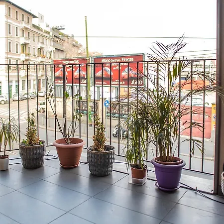 Downtown Balcony Flat شقة ميلان